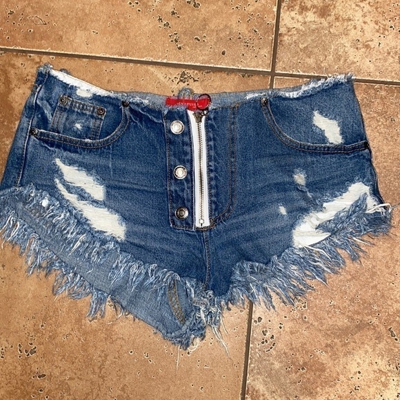 Signature 8 Distressed and Frayed Mid-rise Shortie jean Shorts size 6 - Picture 1 of 7